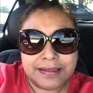 Meet your Posher, Sandra